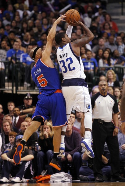 快速融入！开拓者官方晒杨瀚森回国前与队友游玩照